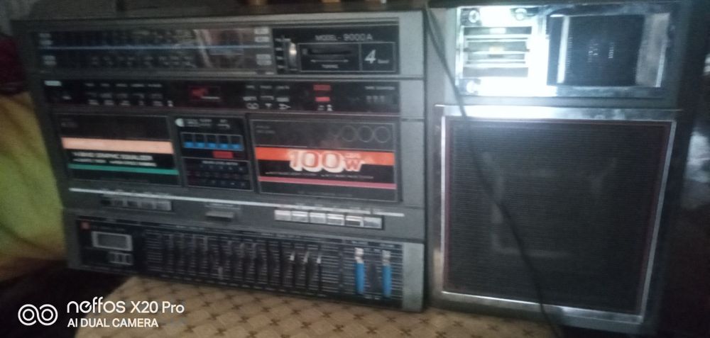 Магеитофон шарп и  телевизор