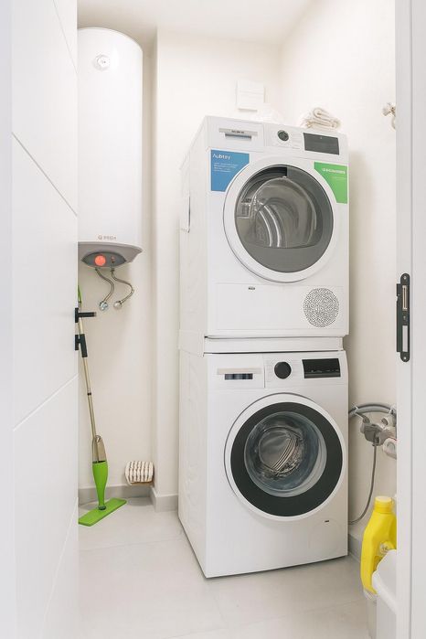 Продава се Четиристаен апартамент в Пловдив, Каменица 2 - 131 кв.м за 2214 €/кв.м - Снимка #6