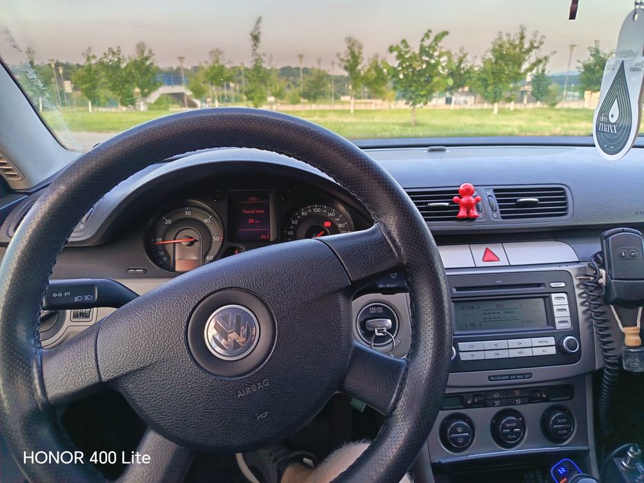 Vând Volkswagen Passat b6