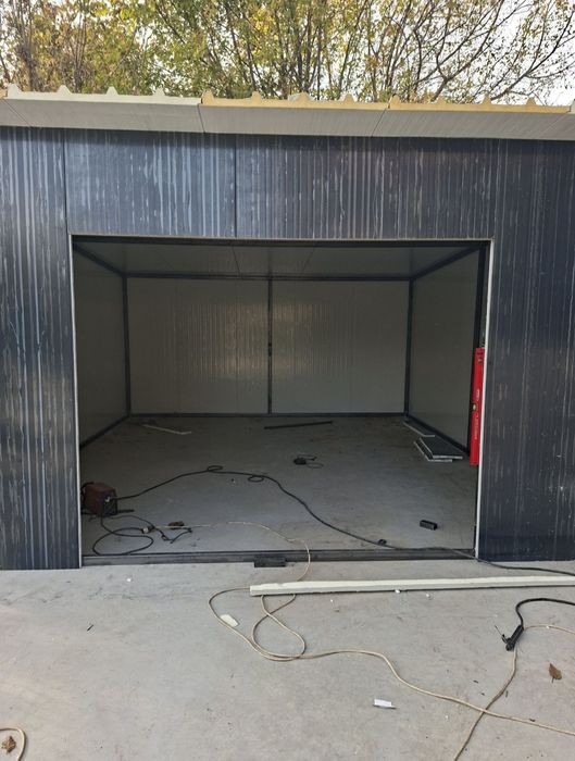 Garaj auto case modulare din panouri sandwich