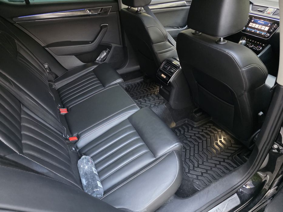 Skoda Superb 2.0 Diesel DSG 2020 full led, key less entry,go,distronic