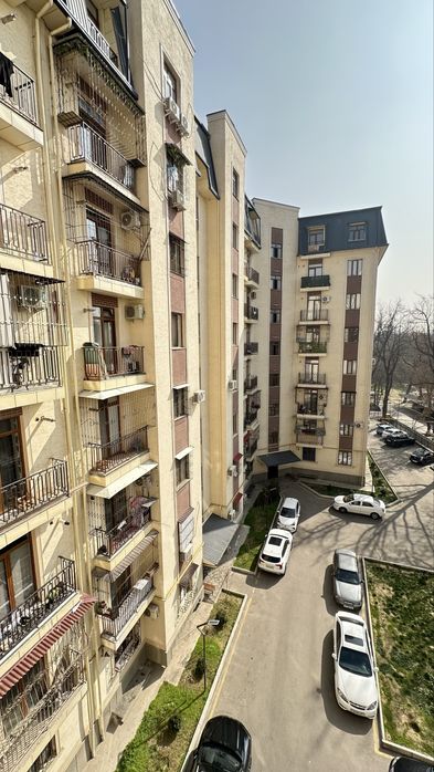 Продается квартира  Чиланзар 8. 2/5/8 Новостройка ЖК «Карат» 60м2