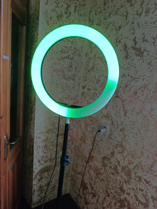 Led lampa sotiladi. Kichik razmer