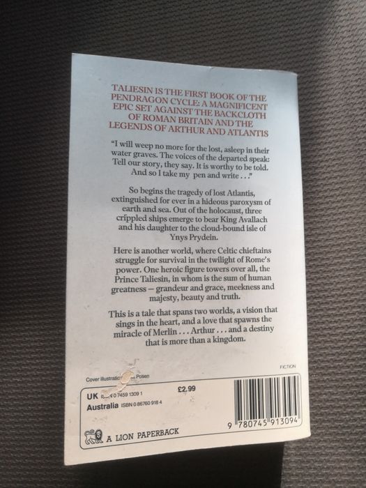 Taliesin - Stephen Lawhead Book 1 I of the Pendragon Cycle Engeza