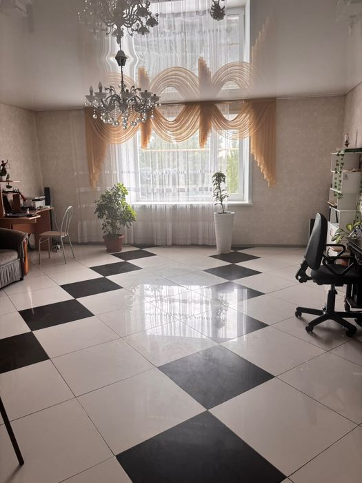 Продаётся просторный капитальный коттедж