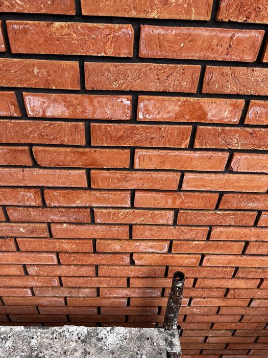 Caramida aparenta feliata (miezul cărămizii) 100% argila arsa
