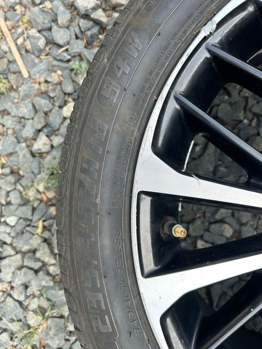 Продам шины с дисками R18