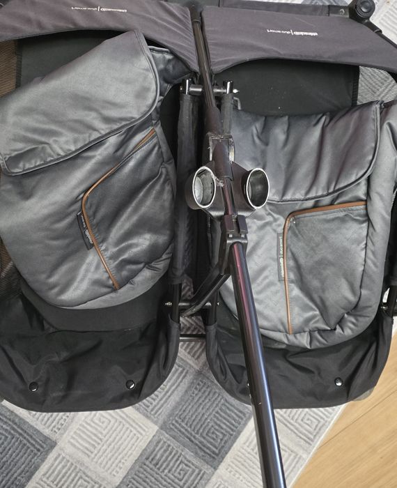 Количка за близнаци