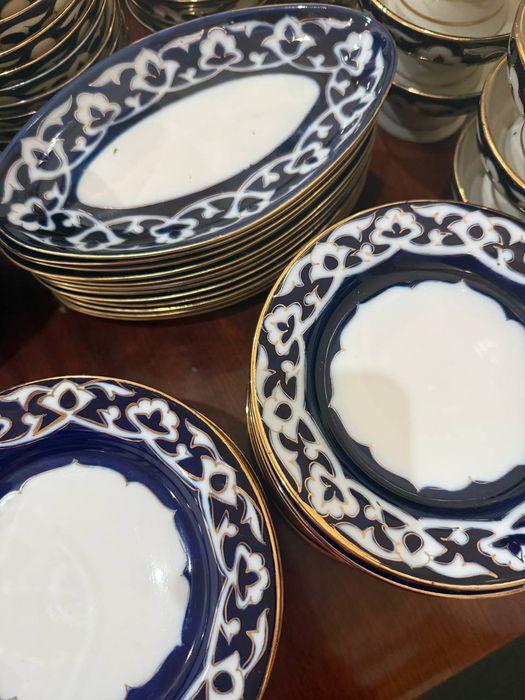 Продаю большой сервиз “Пахтагул” — 180 предметов