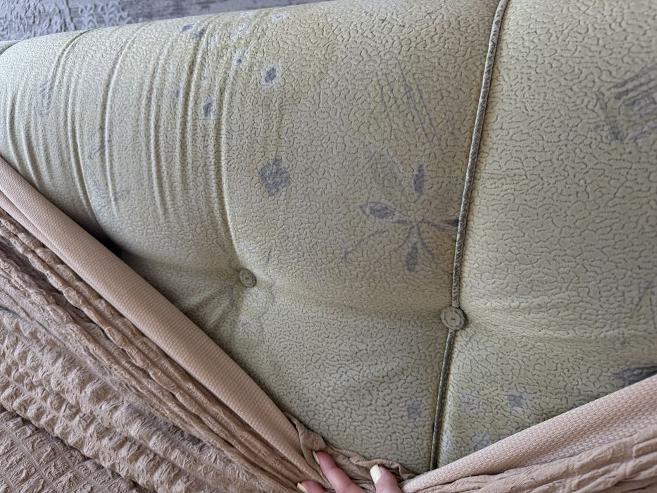 Продам диван и два кресла