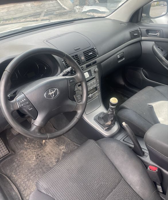 Toyota Avensis 2.2 d 150 к. с на части