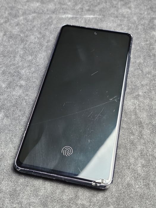 Samsung s20fe продам