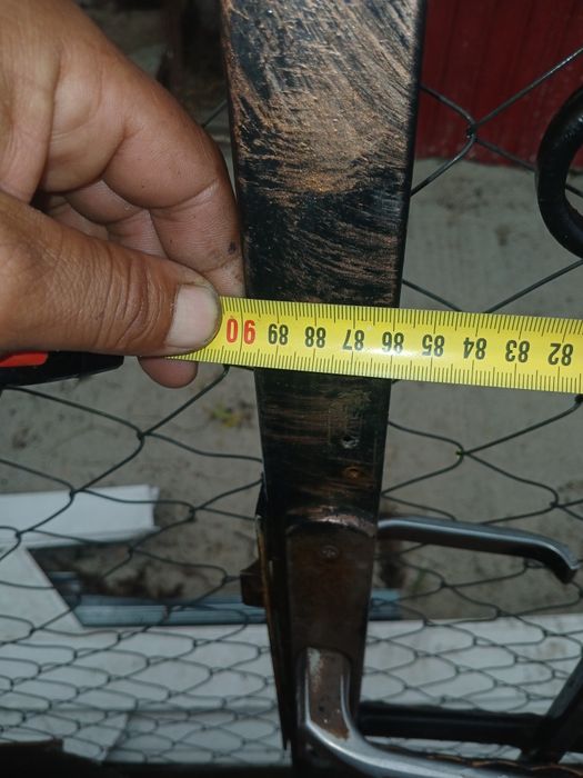 Vând porti fier forjat