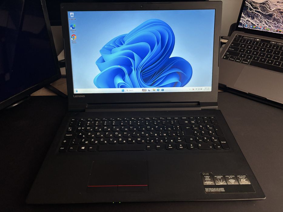 Лаптоп Lenovo V110