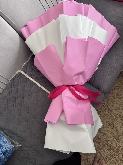 Свежий роза метровый