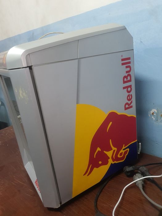 Холодильник RedBull
