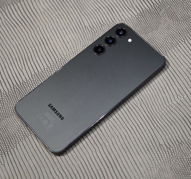 Samsung Galaxy S23+ 5G / 256GB / 8GB RAM - stare impecabilă ( ca nou )