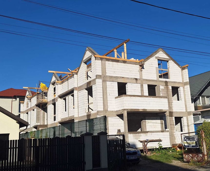 Apartamente de vanzare !