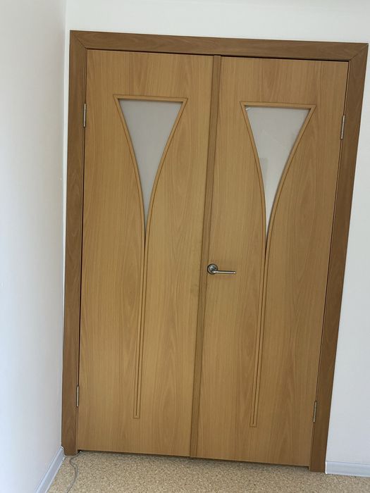 Дверь              .