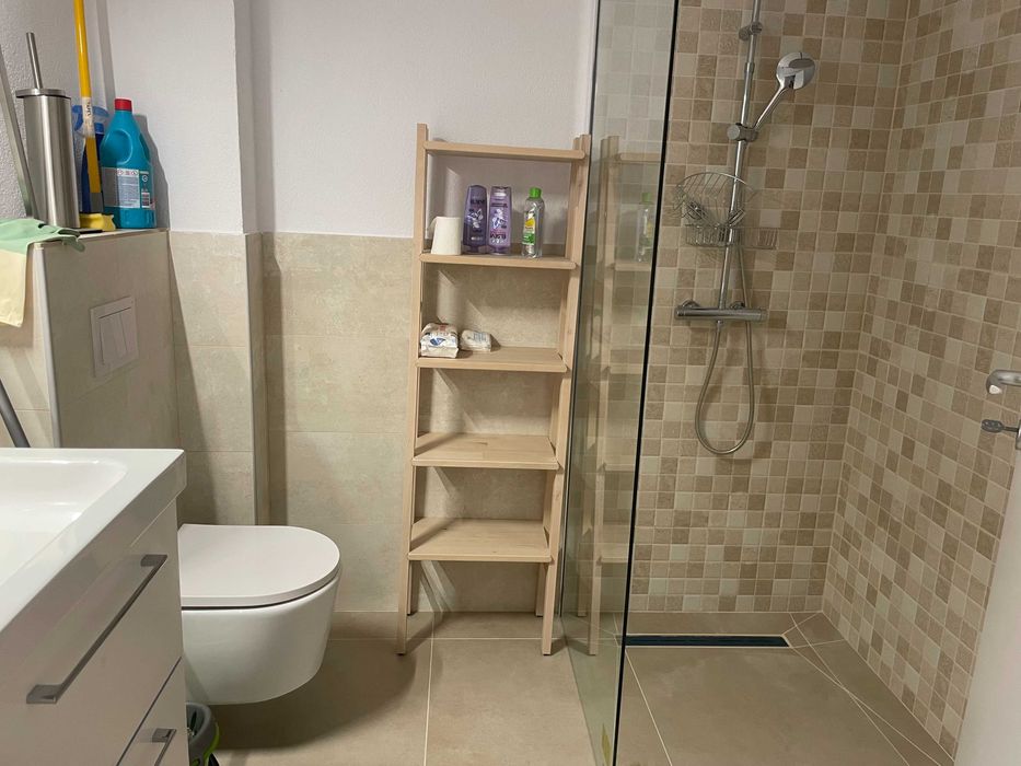 Apartament nou de închiriat – modern utilat, cu vedere superbă