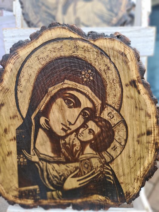 Portrete,icoane gravate pe lemn