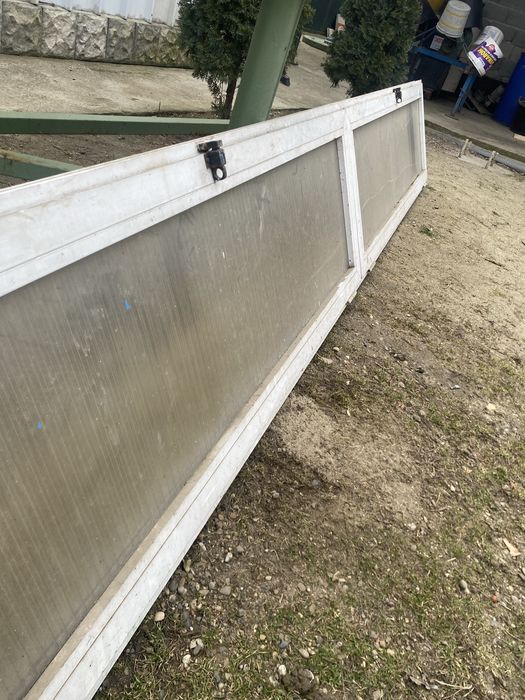 3 BUCAȚI  Geamuri pentru hala  370cmx60cm