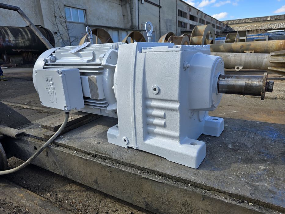 Мотор-Редуктор SEW-Eurodrive R97 DV180M4 18.5 kW
