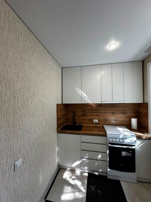 Продам 3 ком квартиру 2/5 в р-оне Бэста