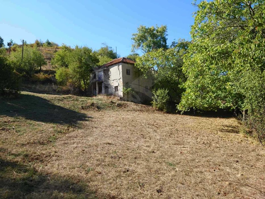 Къща в село Три Могили