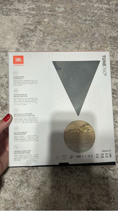 Продам новые наушники jbl