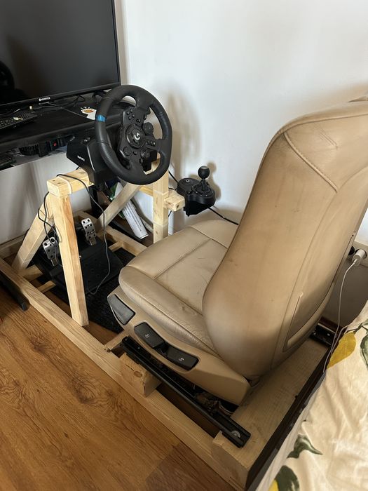 Volan Logitech G923 cu schimbător