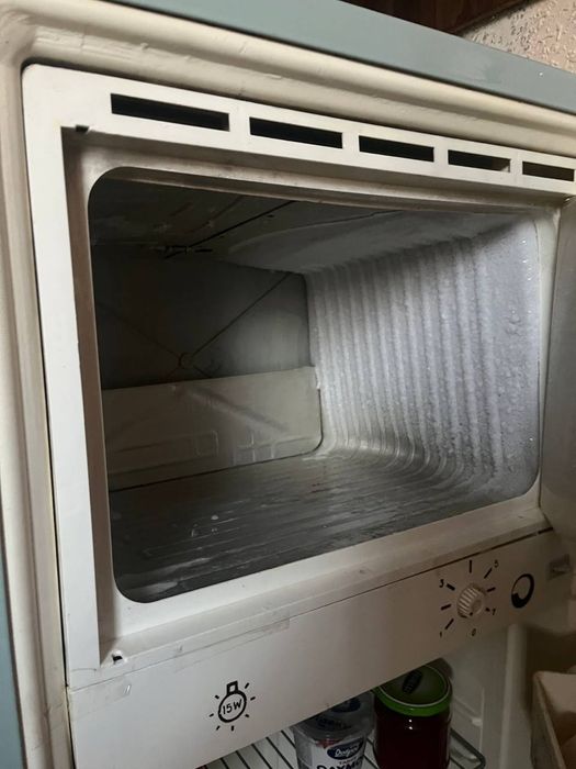 Холодильник рабочий