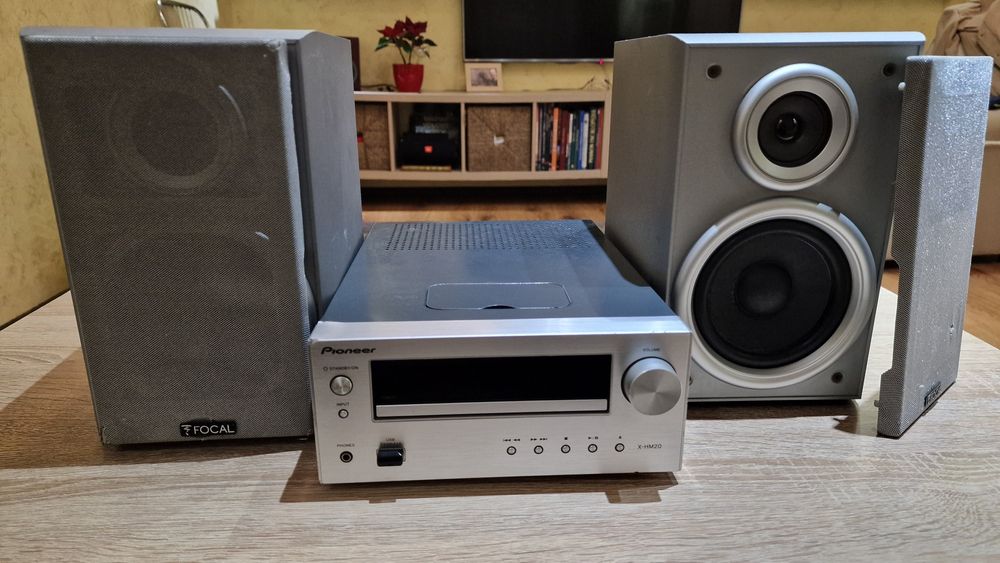 De vanzare Pioneer X-HM20 cu boxe.