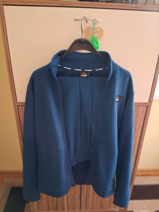 Продавам мъжки анцунг Flair S нов