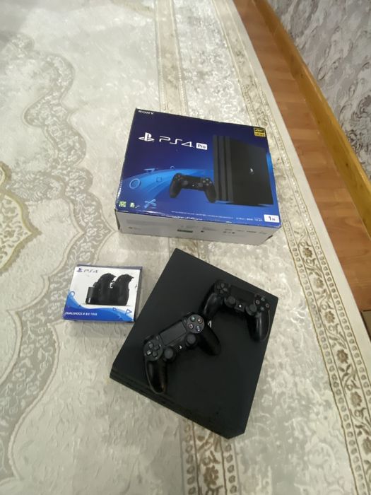 PlayStation 4 pro 1TB 9 ой подписка премиум