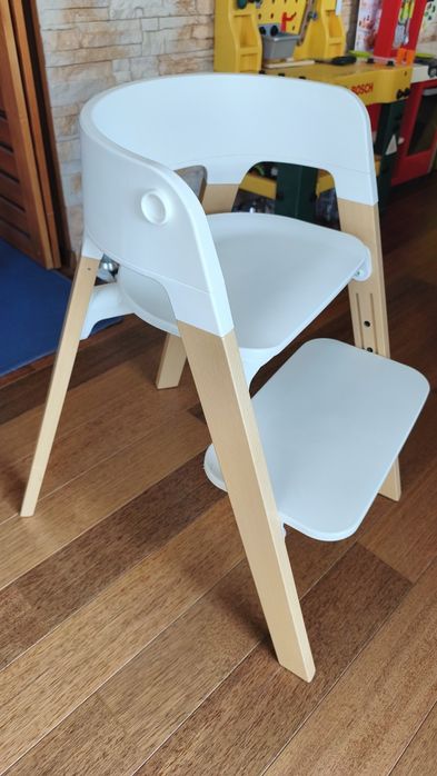 Стол за хранене Stokke Steps + седалка, възглавнички и колан.