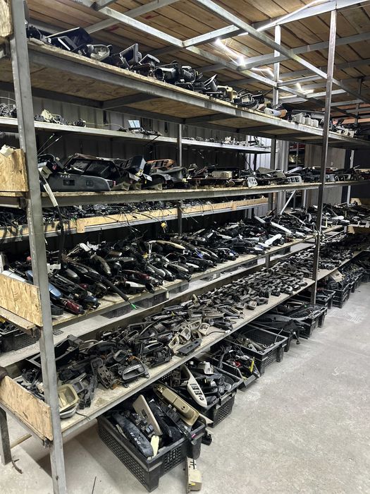 Боковые стекло (двери и кузова)