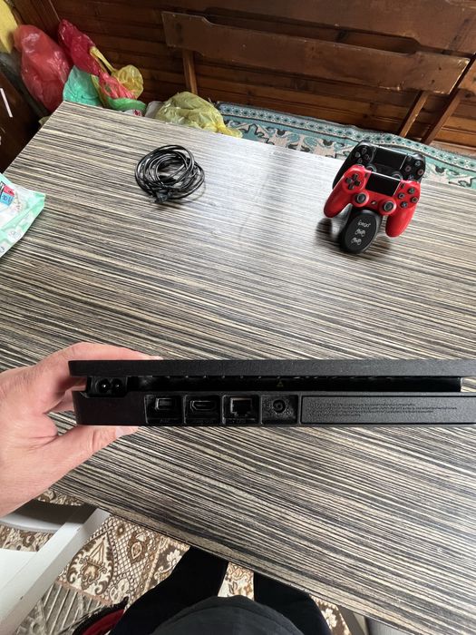 Playstation 4 slim 1tb
