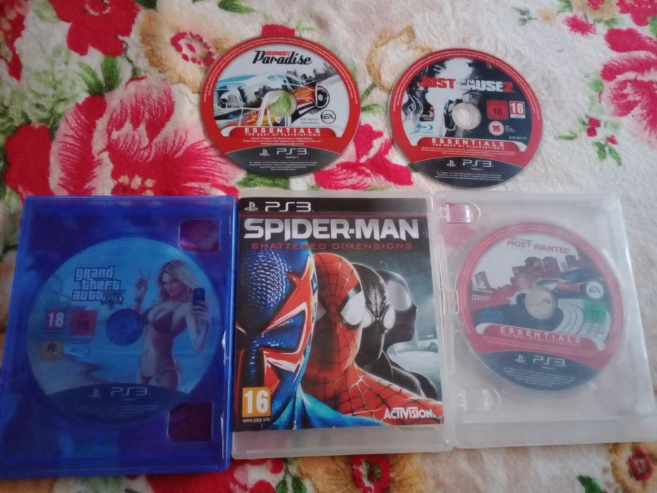 Vând schimb jocuri PS 3 schimb cu FIFA tot de ps 3