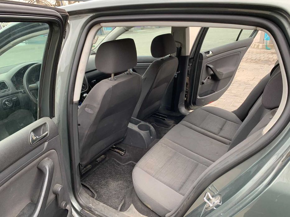 VW Golf 5 1.4 FSI – 90 CP