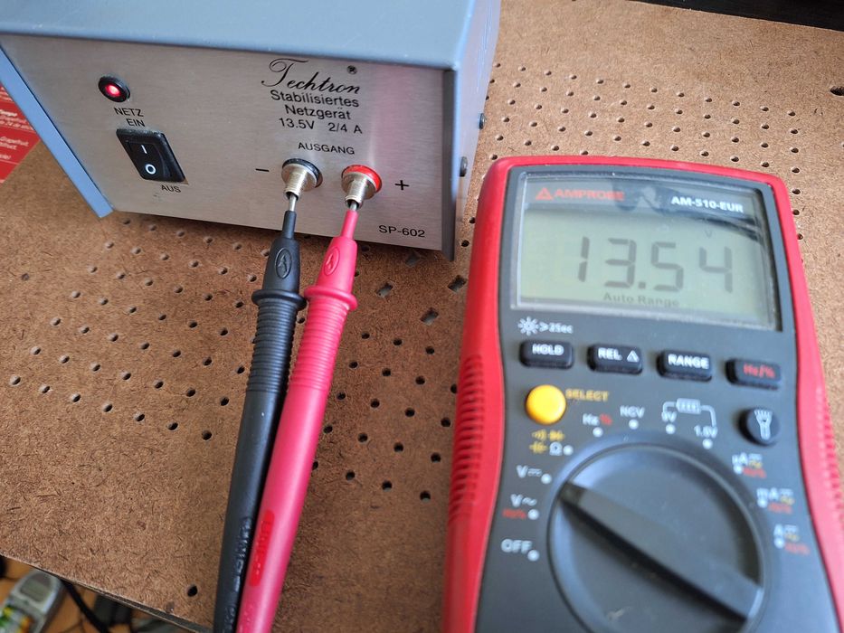 Sursa profesionala stabilizata Techtron SP-602 13,5V 2/4A DC camping