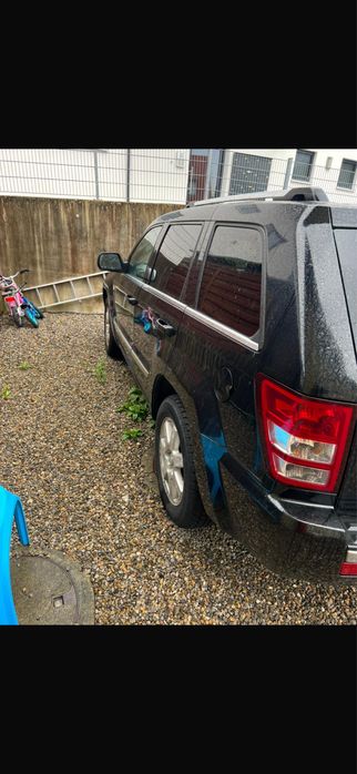 Se vinde jeep grand cherochee