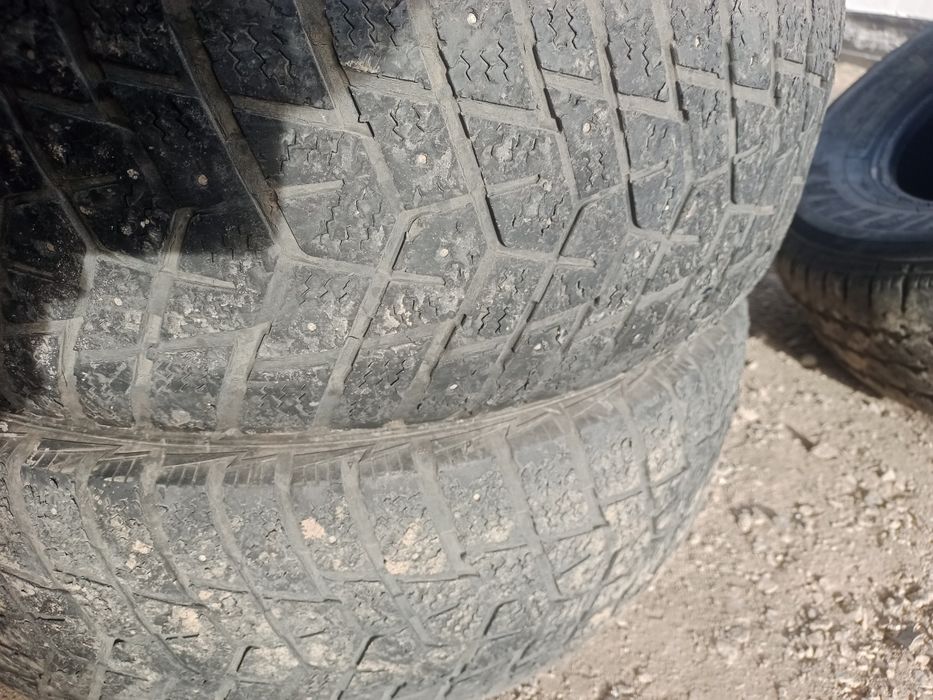 шины 225/70R15C 3шт.