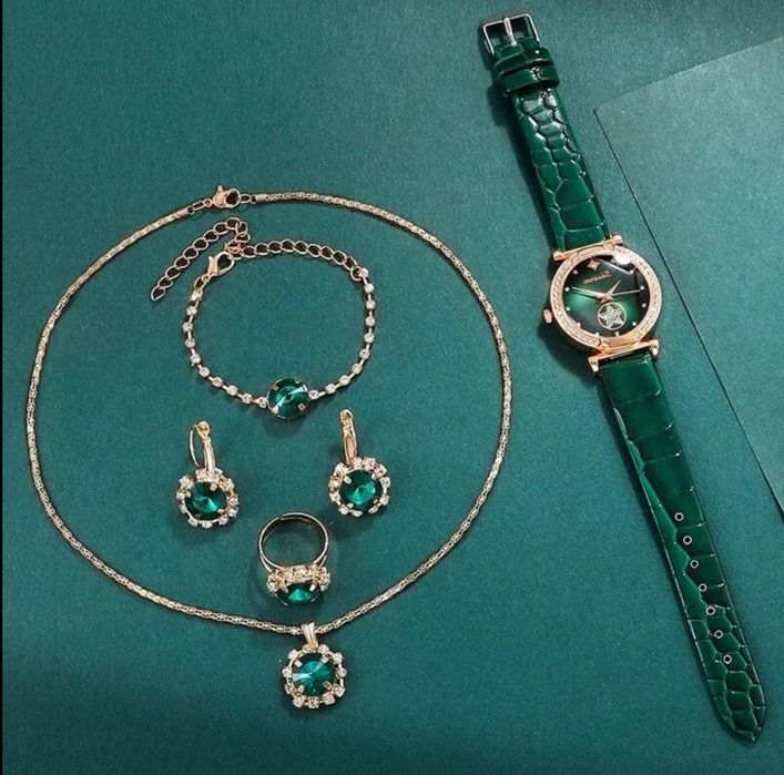 Ceas și set de cercei, lanț, brățară și inel.