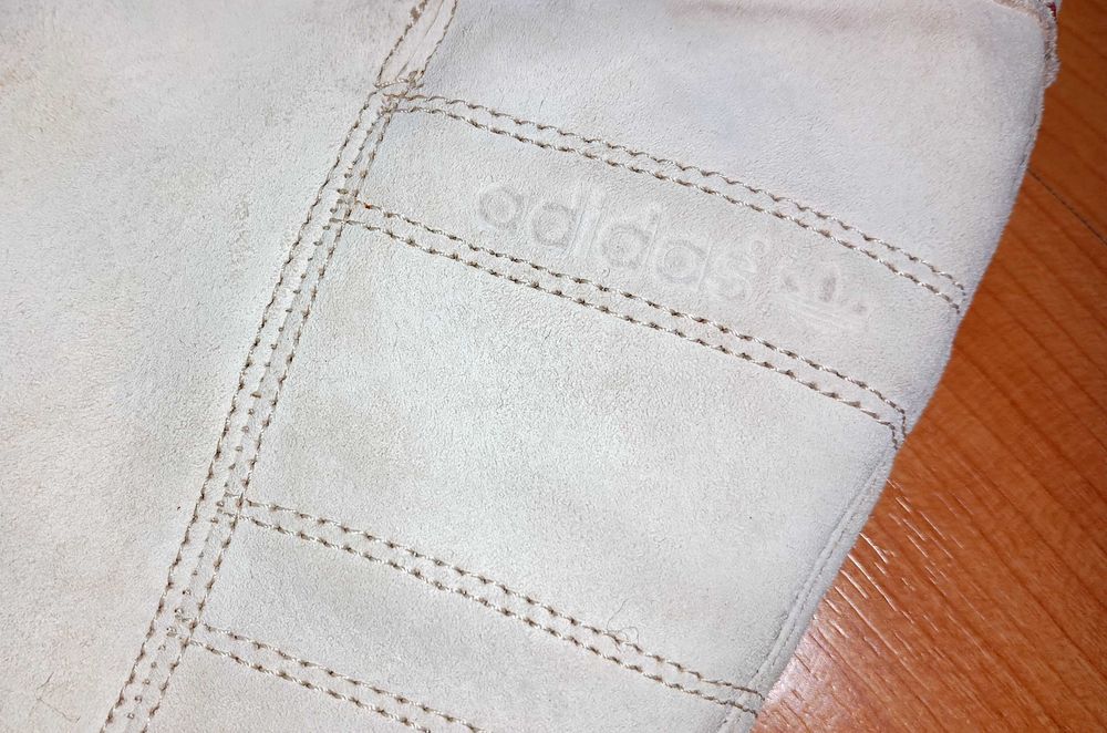 Adidas ботушки естествен велур