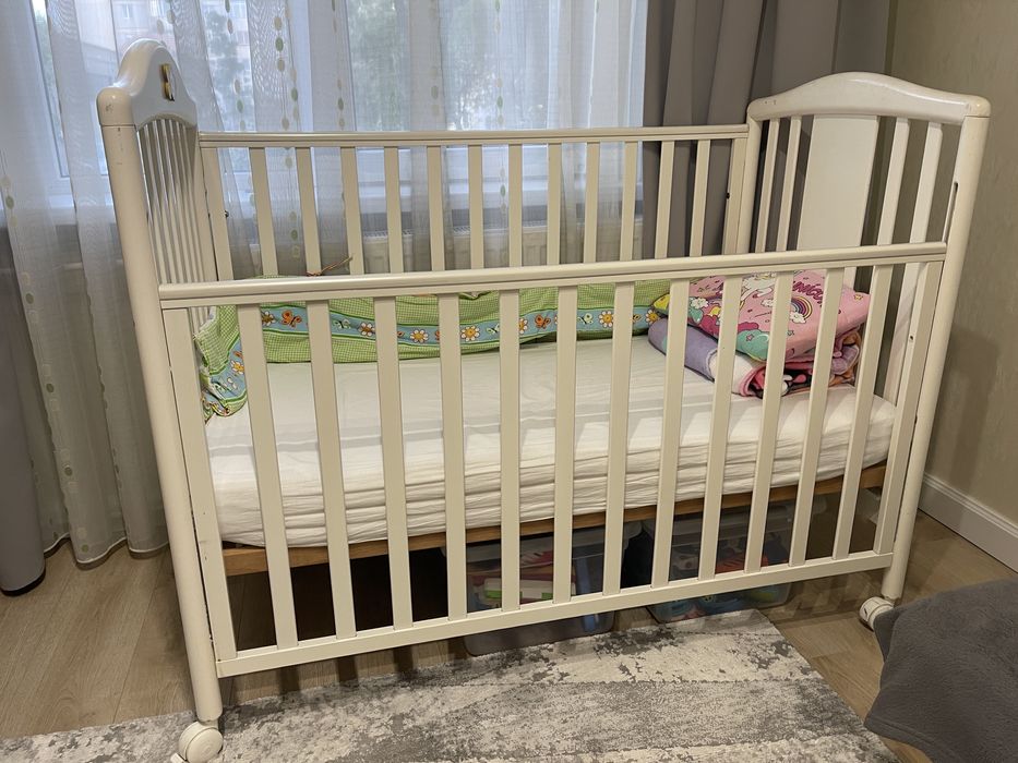 Pătuț bebe din lemn + saltea