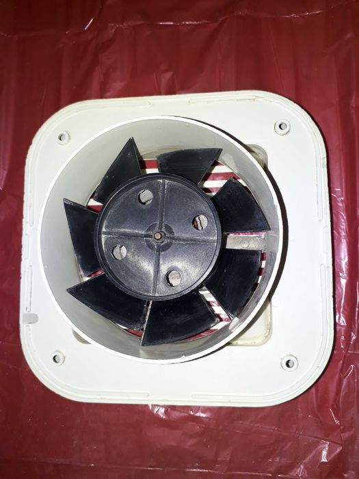 Продава се вентилатор за баня "Aliberti"