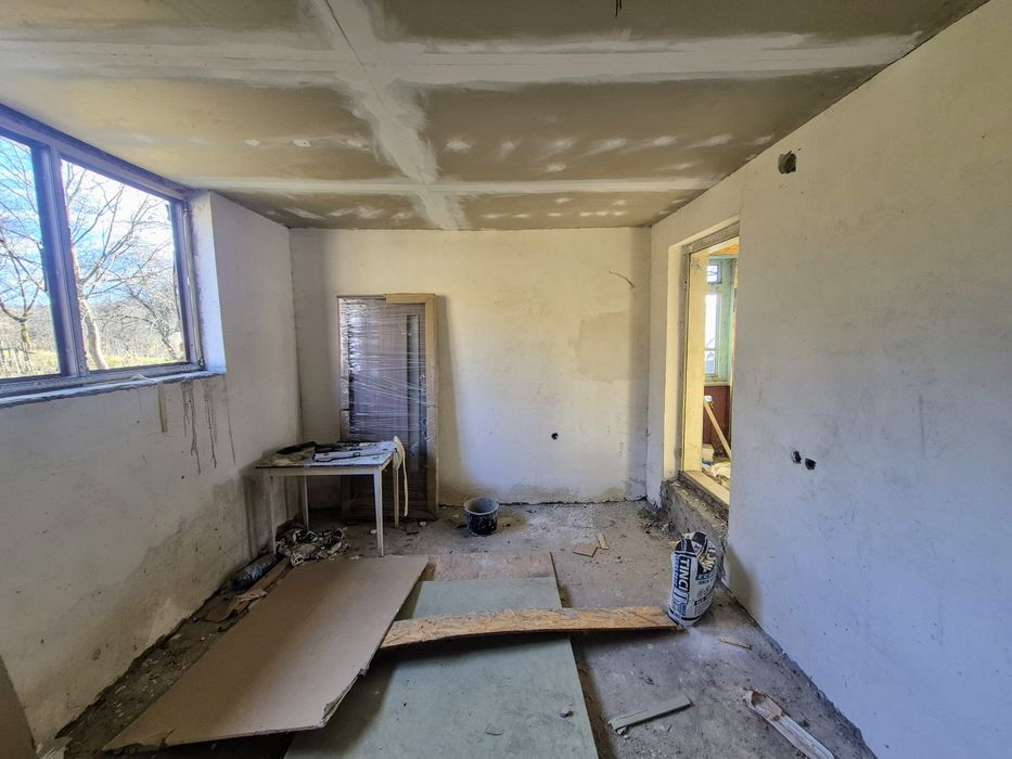 Teren cu casă Cernișoara 1750mp