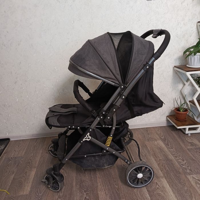 Продам прогулочную коляску