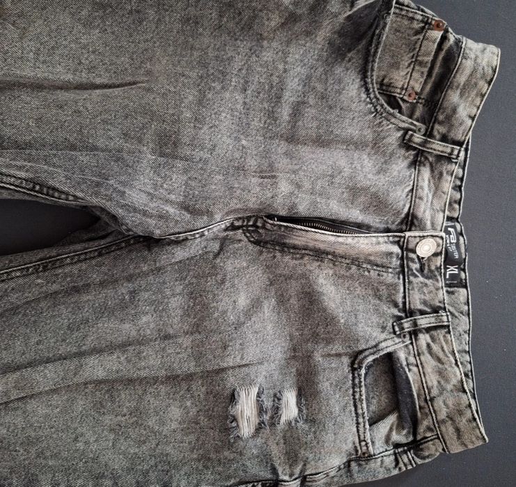 Blugi gri New Yorker